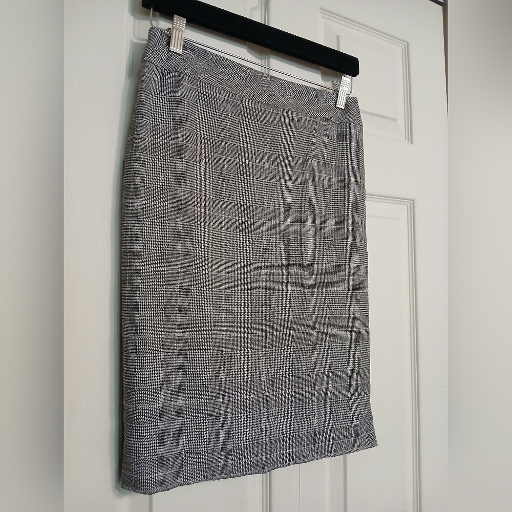 Le Chateau Classic Gray Plaid Pencil Skirt, Size 5/6 - Picture 3 of 8